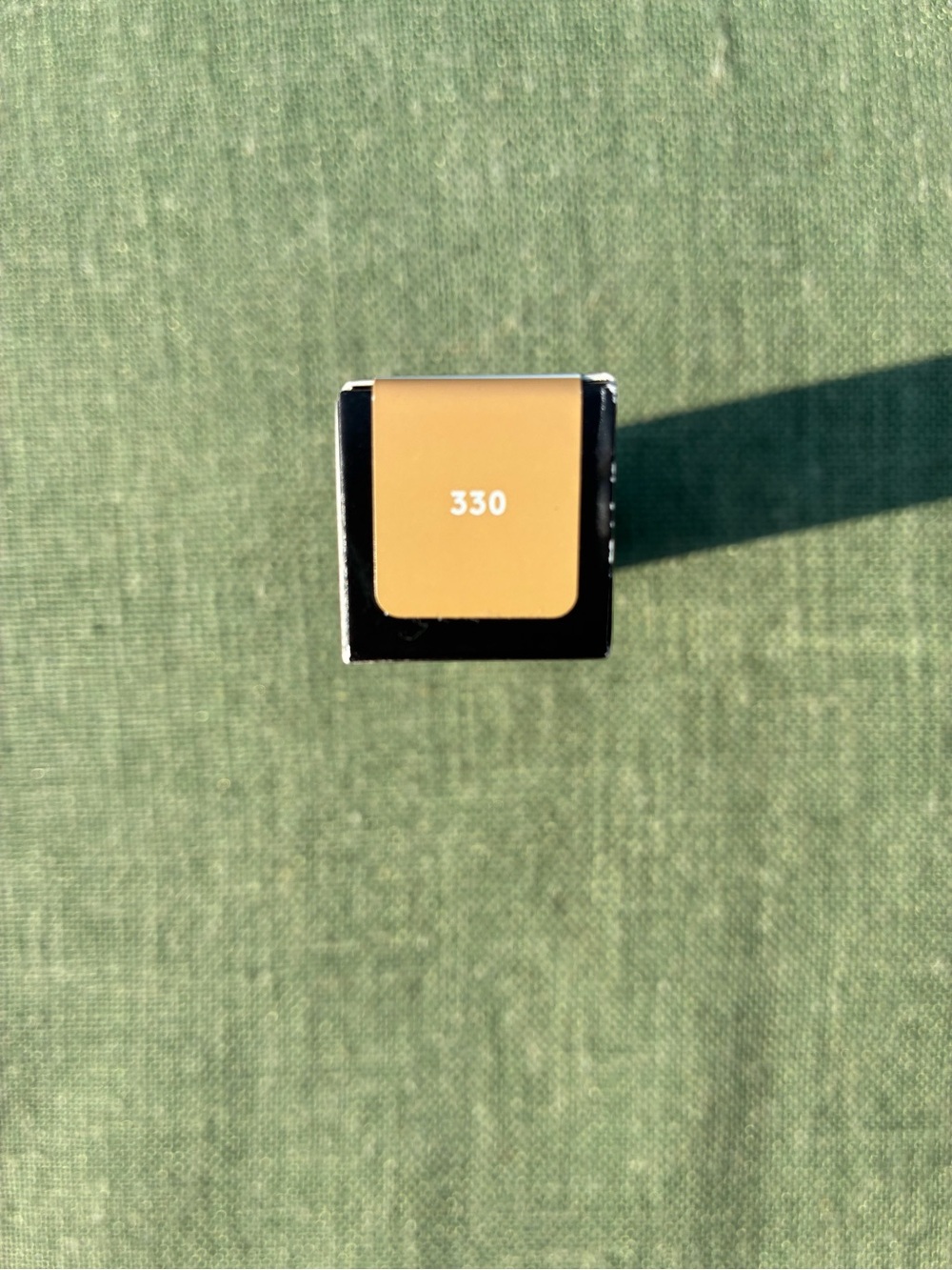 Fenty Beauty Pro Filt’r Soft Matte Longwear Foundation – Shade 330 Mini